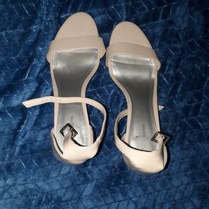 Beige heels